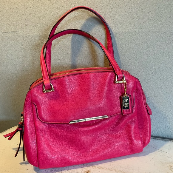 Coach Handbags - Coach ⭐️HP⭐️Madison Small Georgie Crossbody Leather Bag